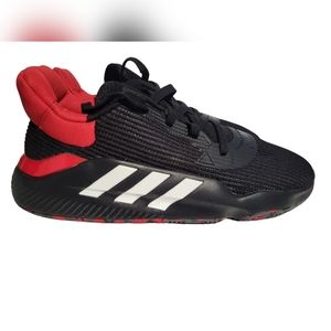 Adidas Pro Men's "The Villa"Bounce Low "Louisville Cardinals  Shoe Size 11.5